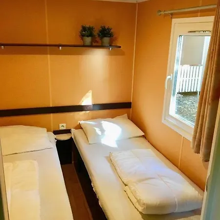 Cinque Terre Campsitechalet 212 River Village Including Airco キャンプ場 *